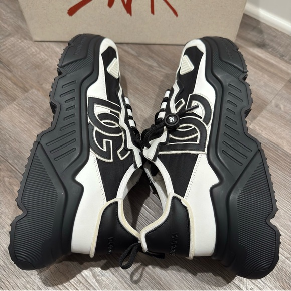 Dolce & Gabbana Bassa Logo DG Black White Sneakers - Picture 8 of 15